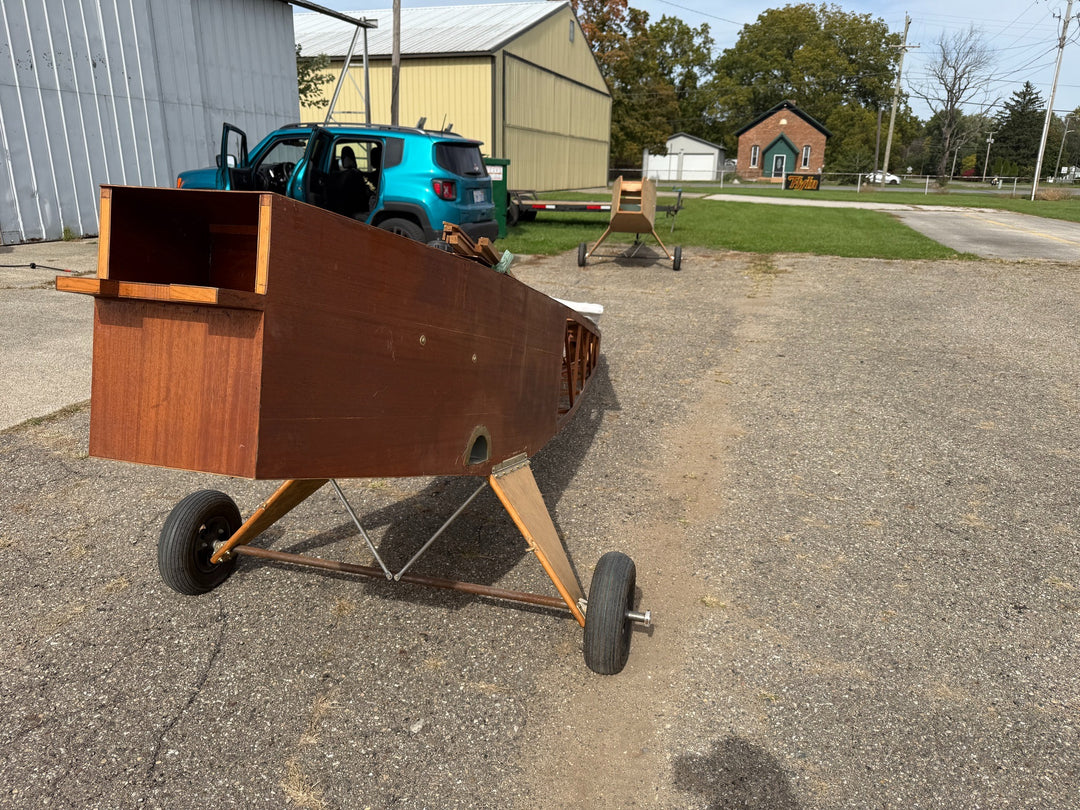 1100R project fuselage on landing gear, front three-quarter view at Niles Michigan