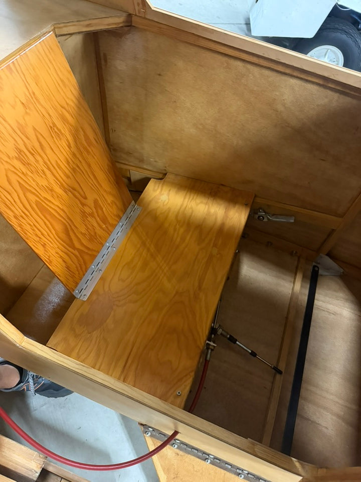 1400S Hi-Max Sport cockpit seat and interior