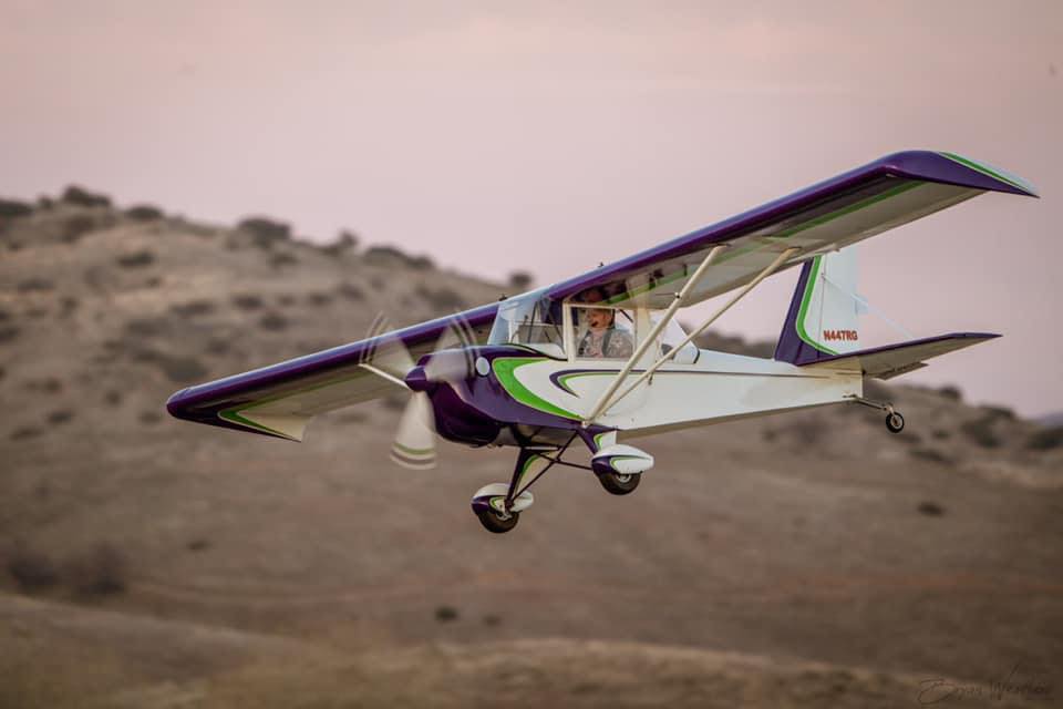 A Mini-Max homebuilt aircraft in flight